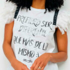 Camiseta Plumas y Tachas Prefiero