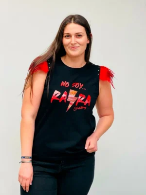 Camiseta Plumas Rojas No Soy Rara